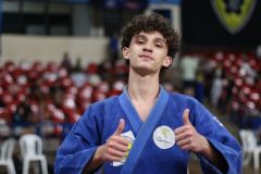 v2_841623b0-df23-40e1-aaa3-40de83c3b9aa